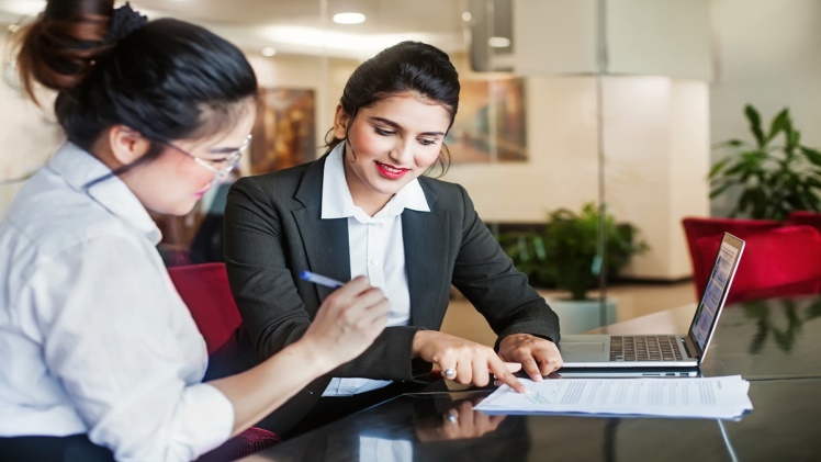 Hiring an Immigration Lawyer in Toronto: Your Key to Navigating Canadian Immigration