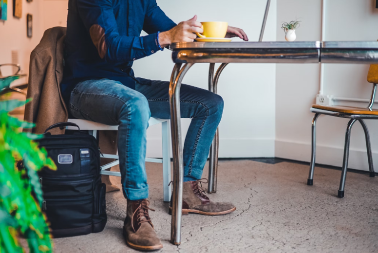 Ergonomics and Aesthetics: The Evolution of Handles in Workspace Design